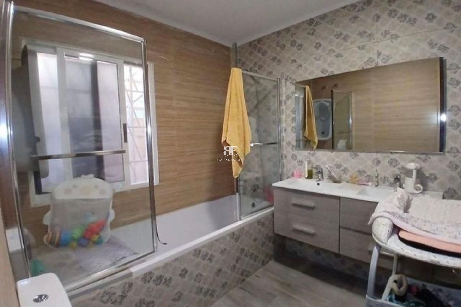 Herverkoop - Herenhuis -
Torrevieja - Torretas