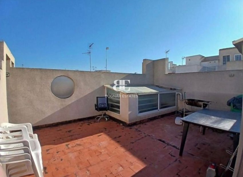 Herverkoop - Herenhuis -
Torrevieja - Torretas