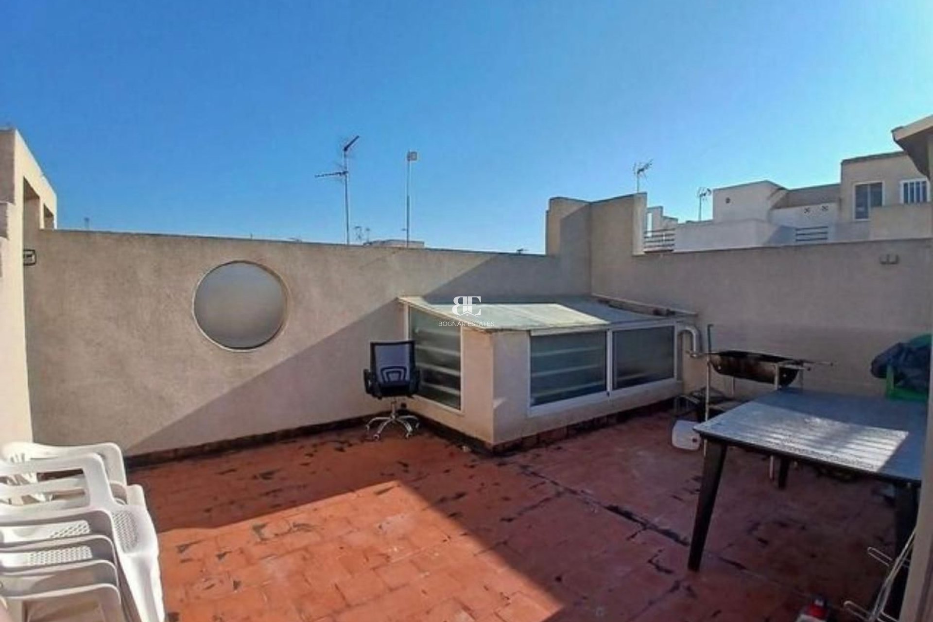 Herverkoop - Herenhuis -
Torrevieja - Torretas