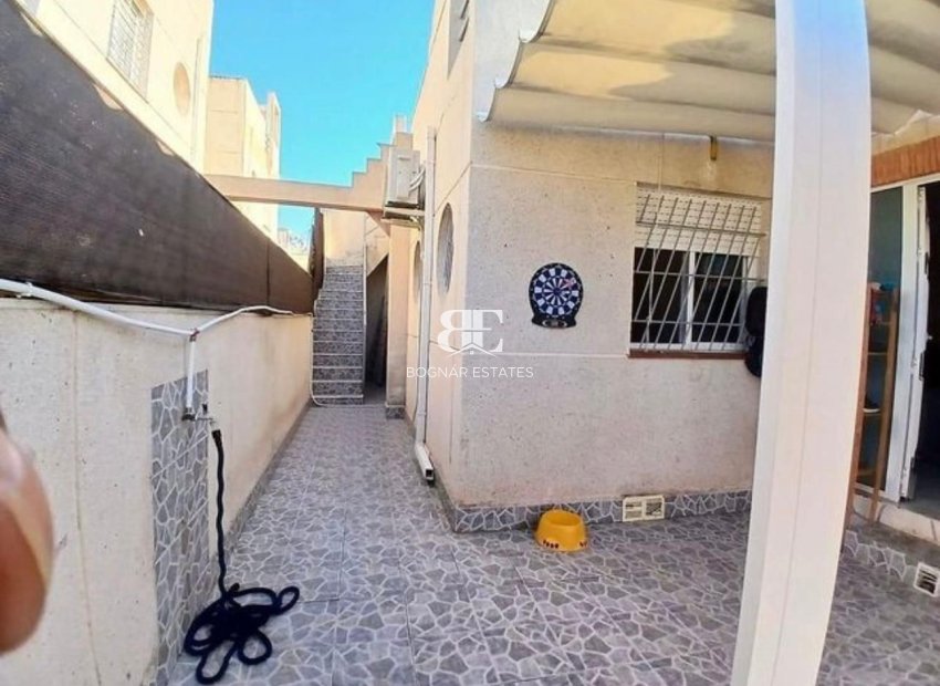 Herverkoop - Herenhuis -
Torrevieja - Torretas