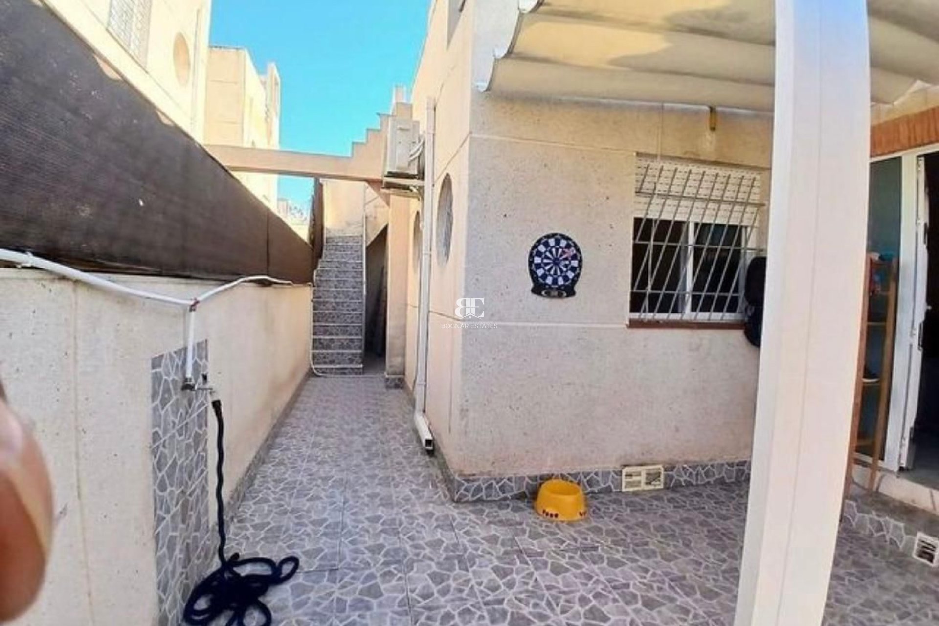 Herverkoop - Herenhuis -
Torrevieja - Torretas