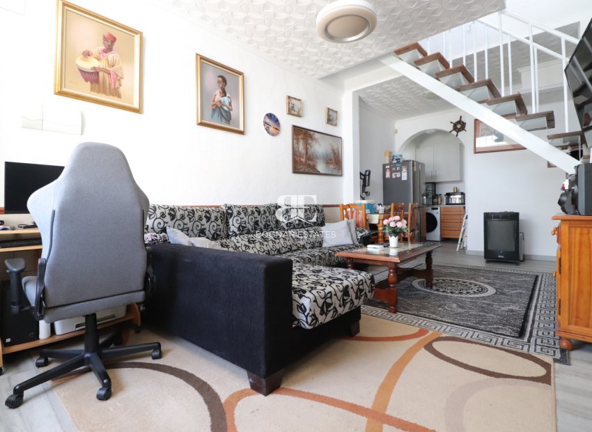 Herverkoop - Herenhuis -
Torrevieja - Torretas