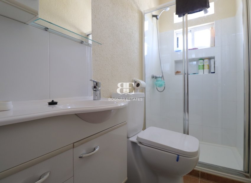 Herverkoop - Herenhuis -
Torrevieja - Torretas