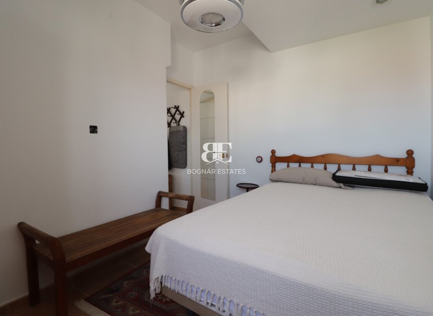 Herverkoop - Herenhuis -
Torrevieja - Torretas