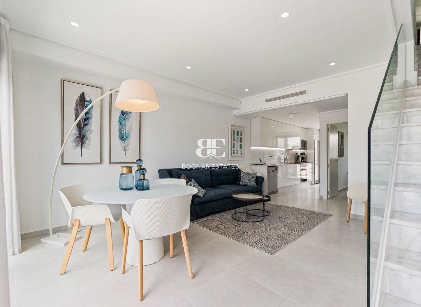 Herverkoop - Herenhuis -
Torrevieja