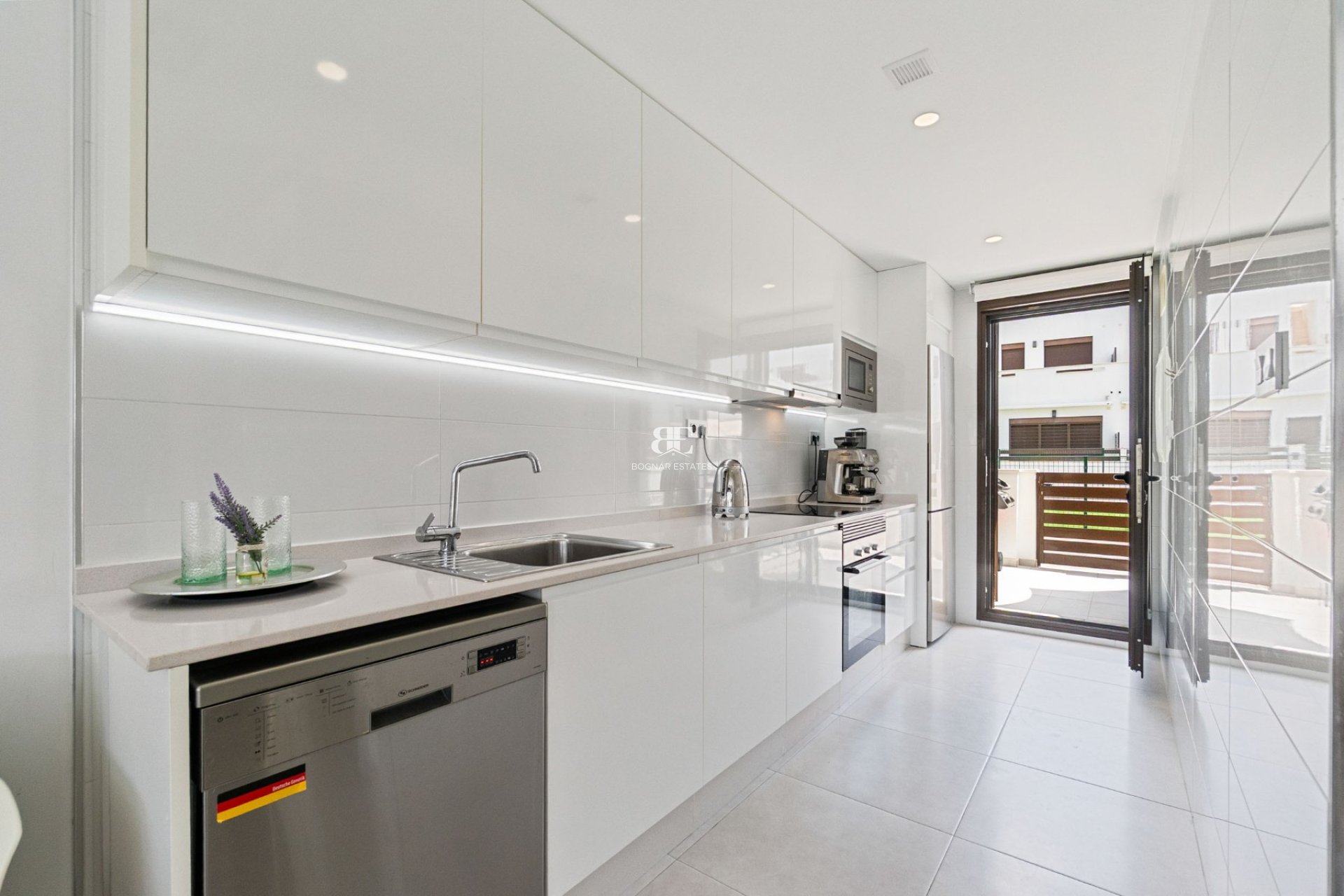 Herverkoop - Herenhuis -
Torrevieja