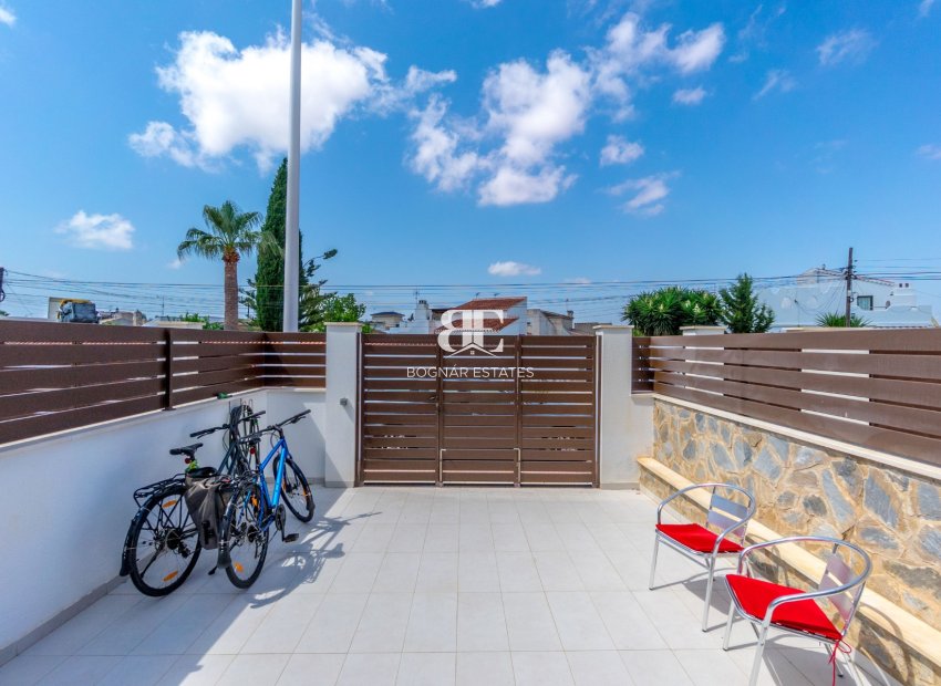 Herverkoop - Herenhuis -
Torrevieja