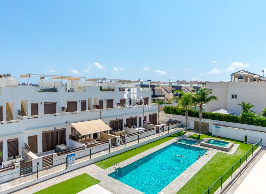 Herverkoop - Herenhuis -
Torrevieja