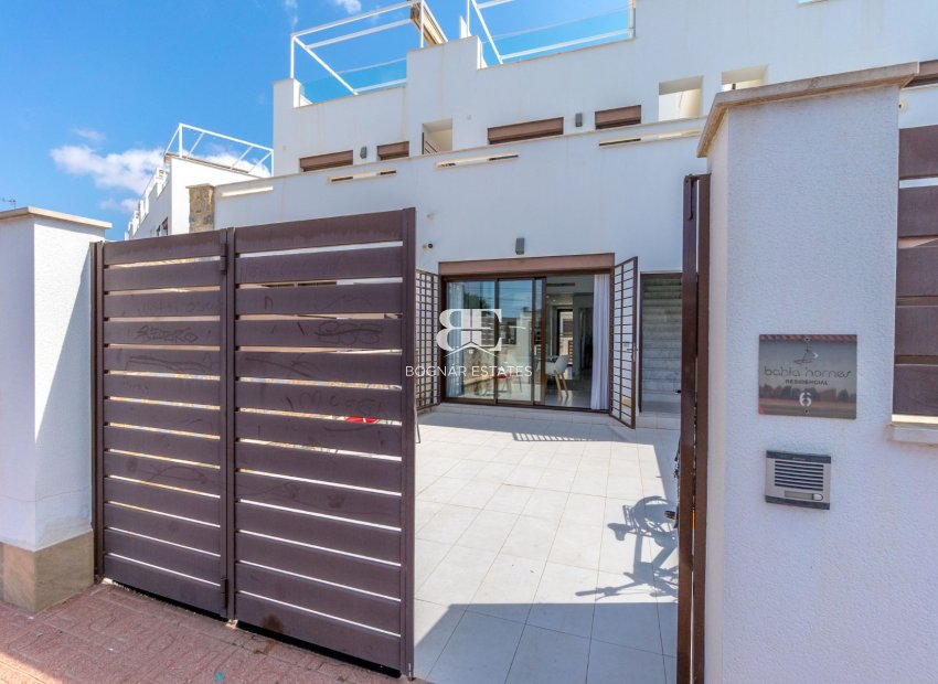 Herverkoop - Herenhuis -
Torrevieja