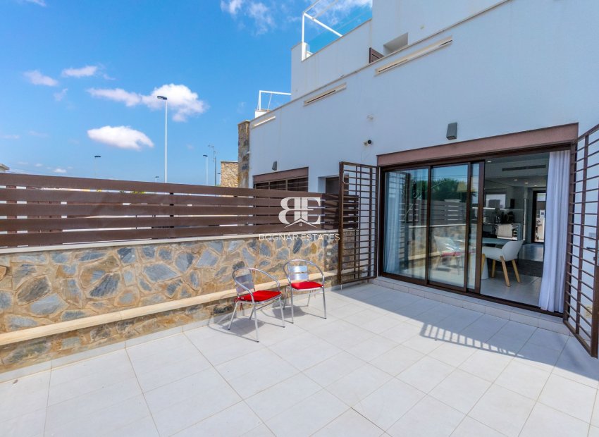 Herverkoop - Herenhuis -
Torrevieja