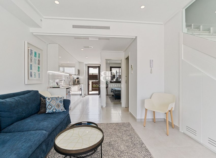 Herverkoop - Herenhuis -
Torrevieja