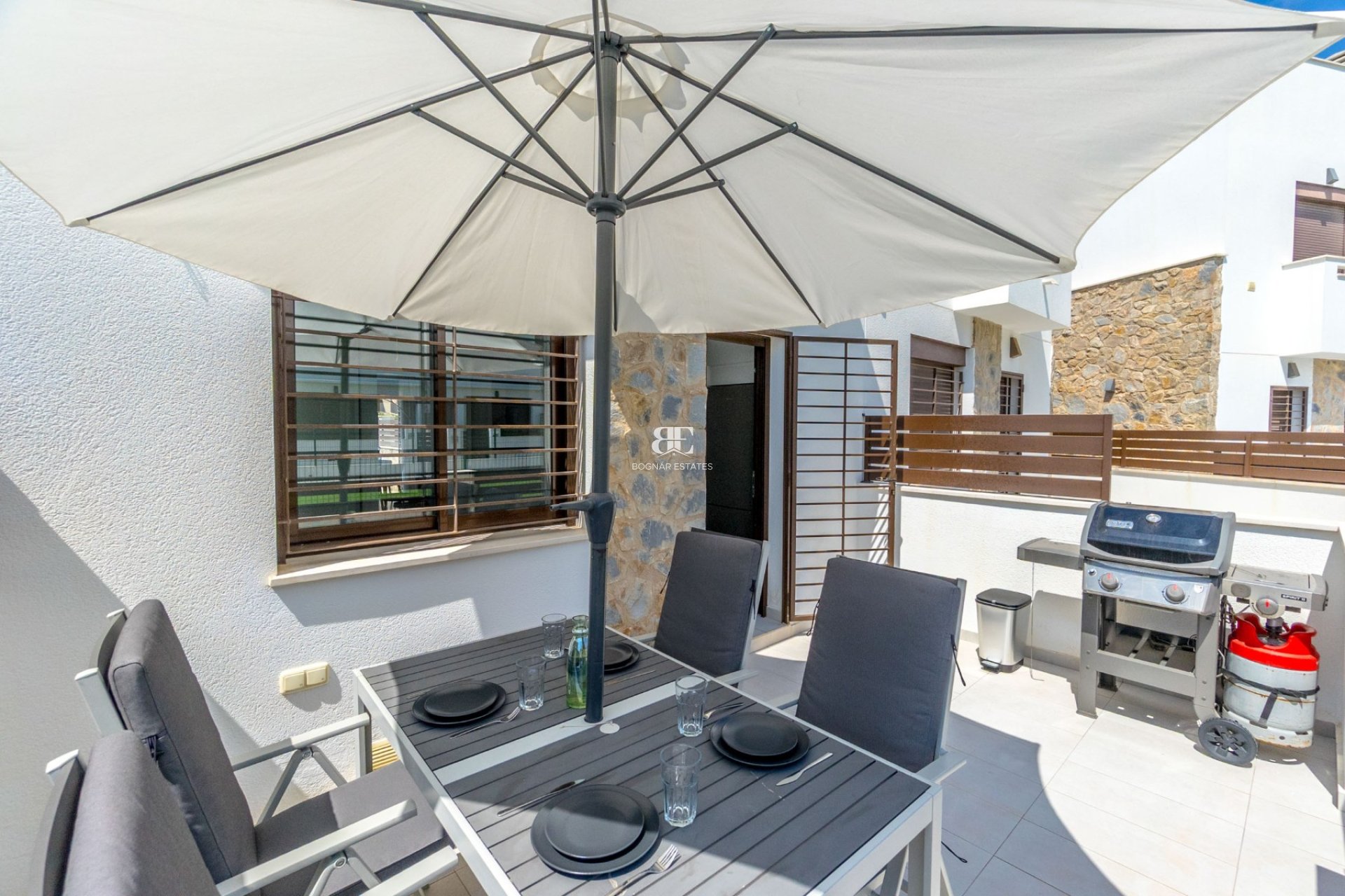 Herverkoop - Herenhuis -
Torrevieja