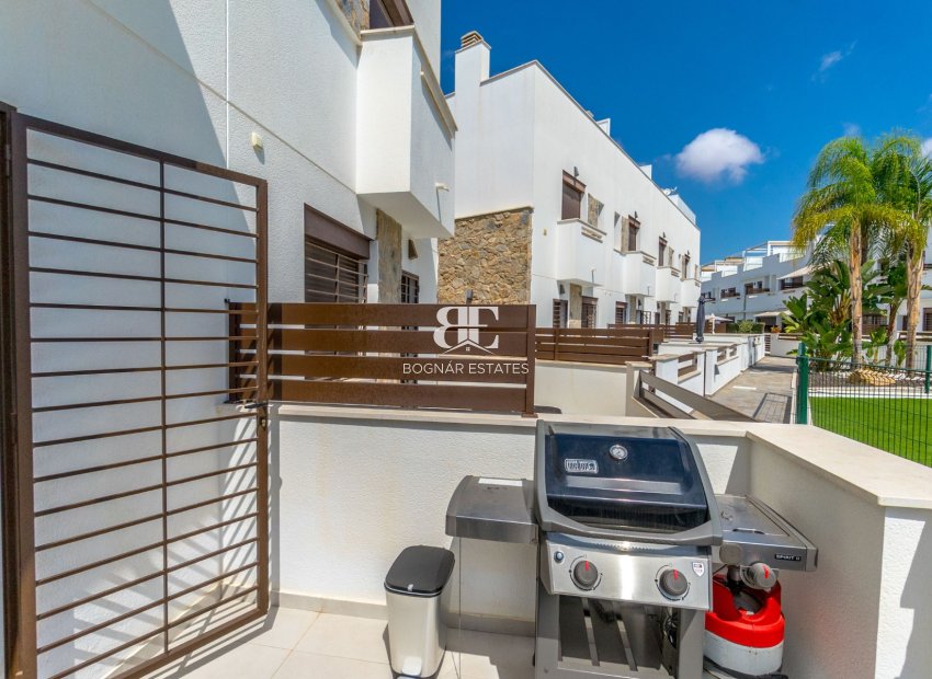 Herverkoop - Herenhuis -
Torrevieja