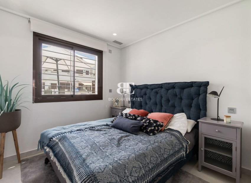 Herverkoop - Herenhuis -
Torrevieja