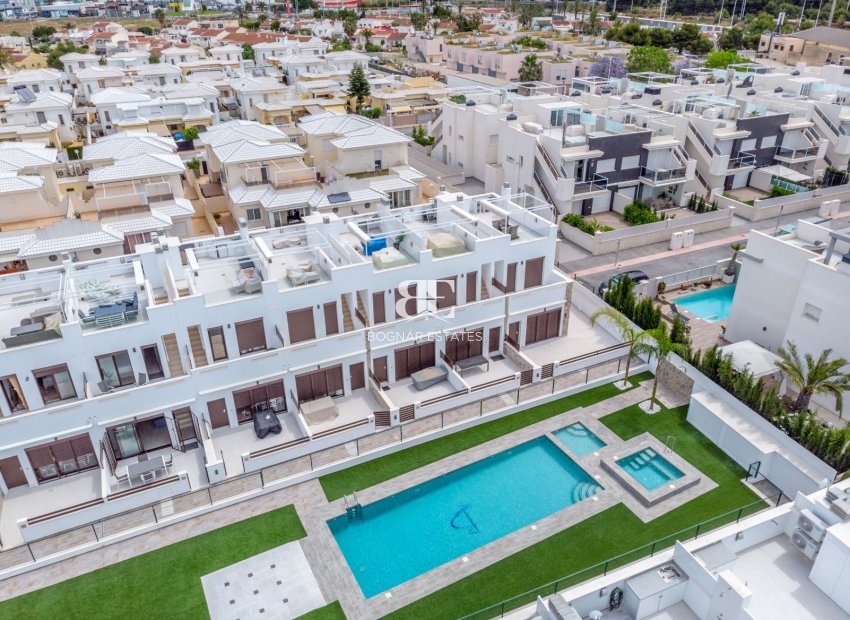 Herverkoop - Herenhuis -
Torrevieja