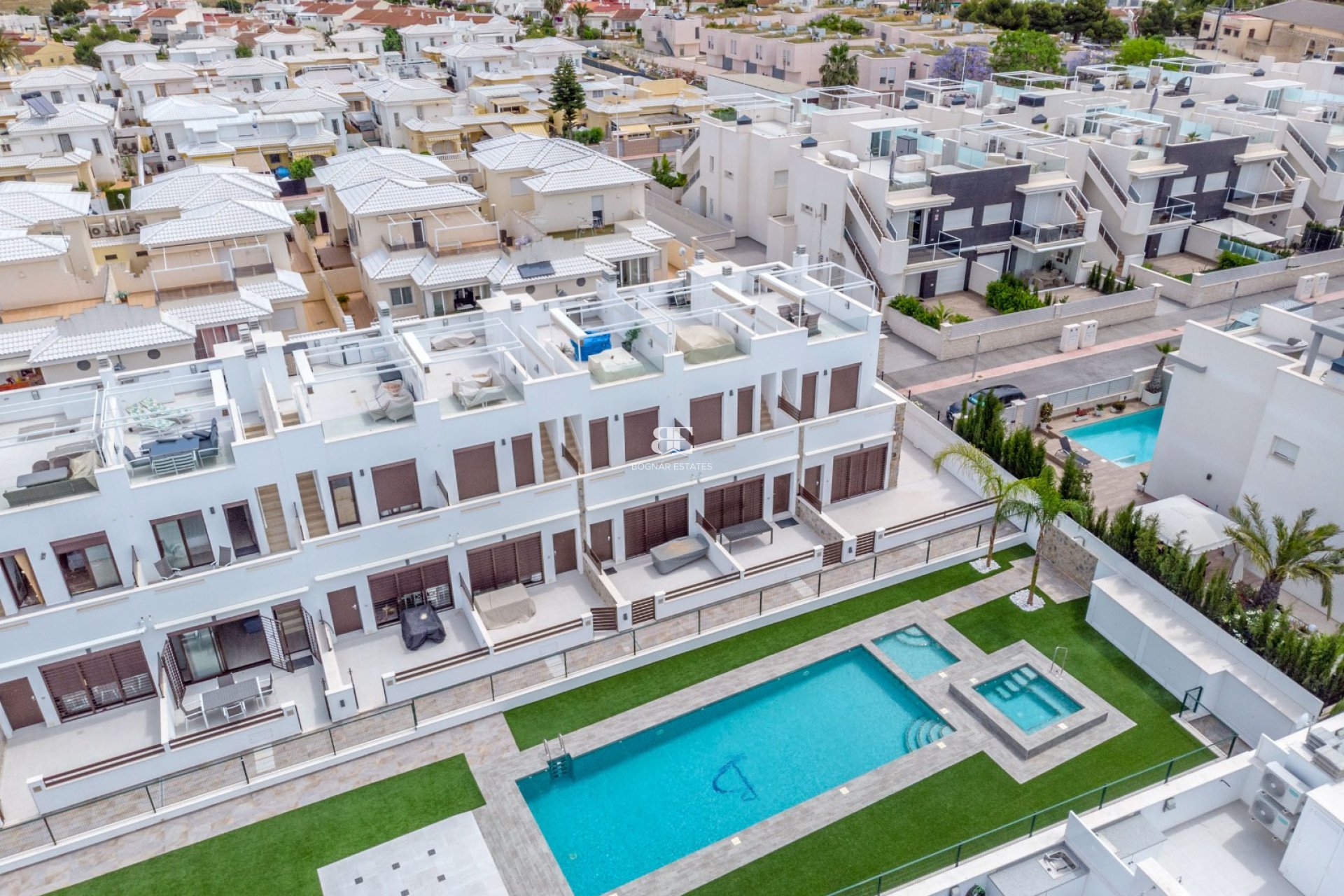 Herverkoop - Herenhuis -
Torrevieja