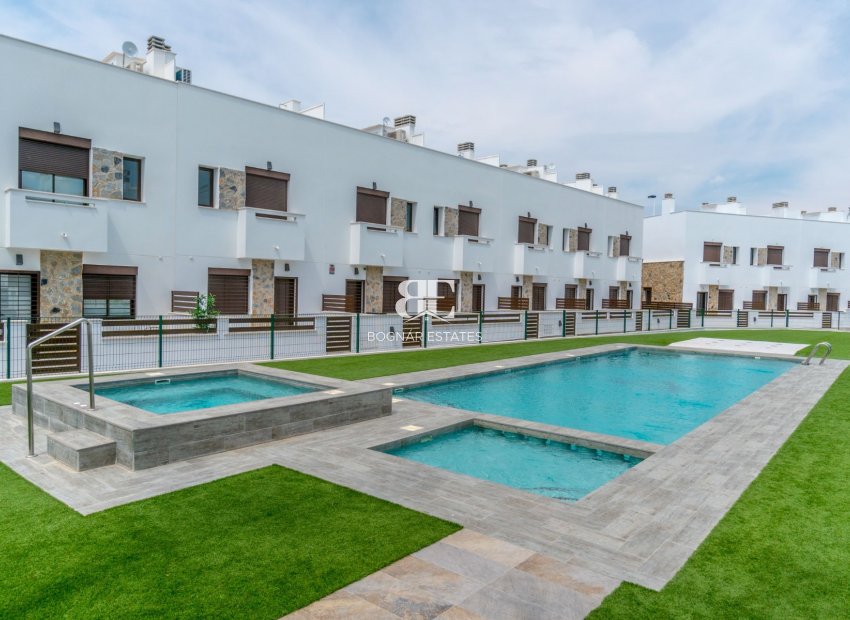 Herverkoop - Herenhuis -
Torrevieja