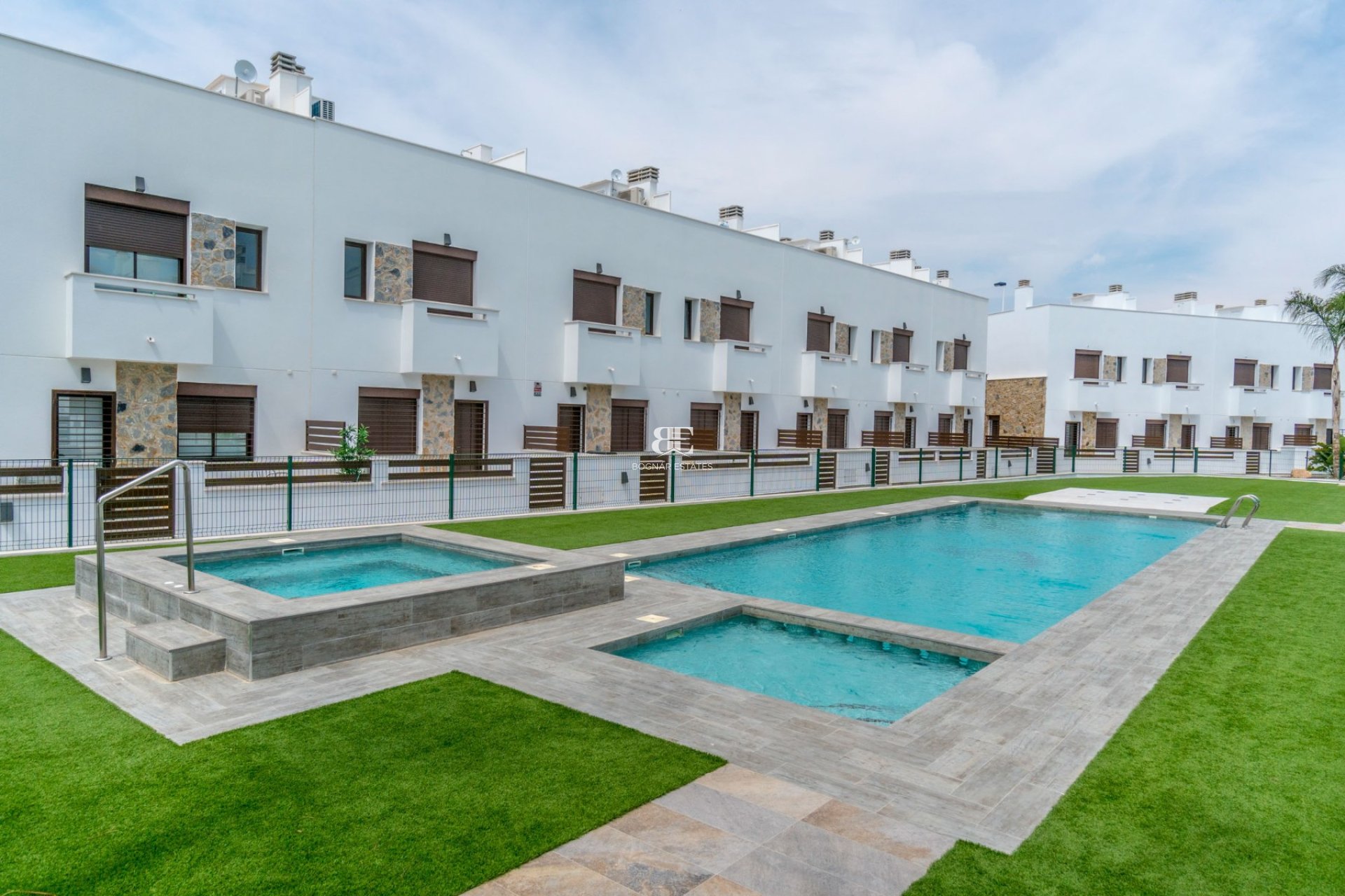 Herverkoop - Herenhuis -
Torrevieja