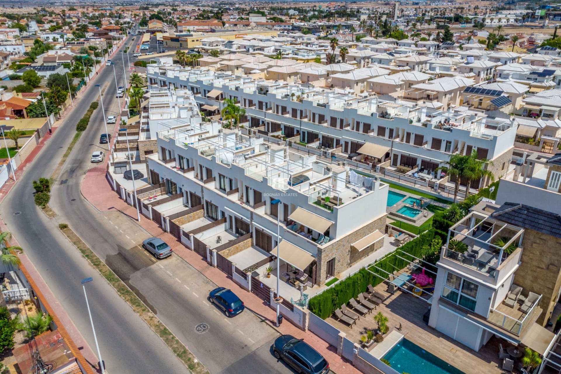 Herverkoop - Herenhuis -
Torrevieja