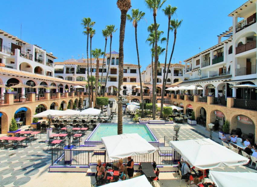 Herverkoop - Herenhuis -
Villamartín - PAU 8