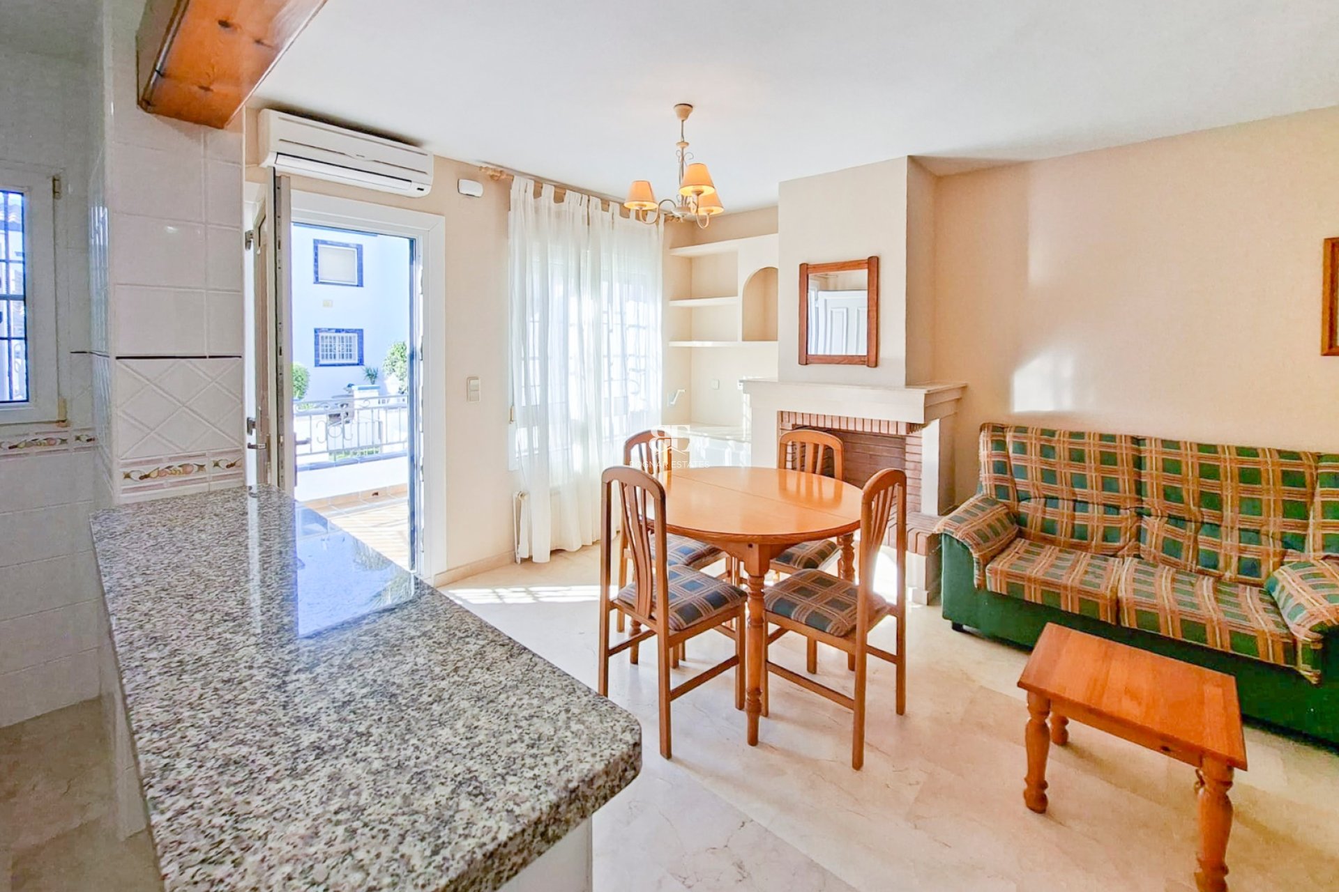 Herverkoop - Herenhuis -
Villamartín