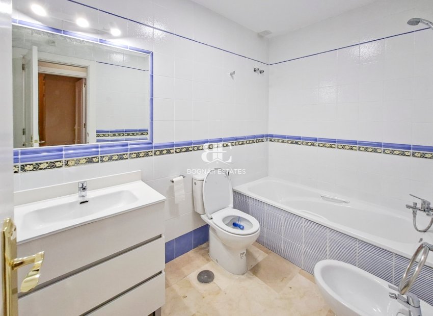 Herverkoop - Herenhuis -
Villamartín