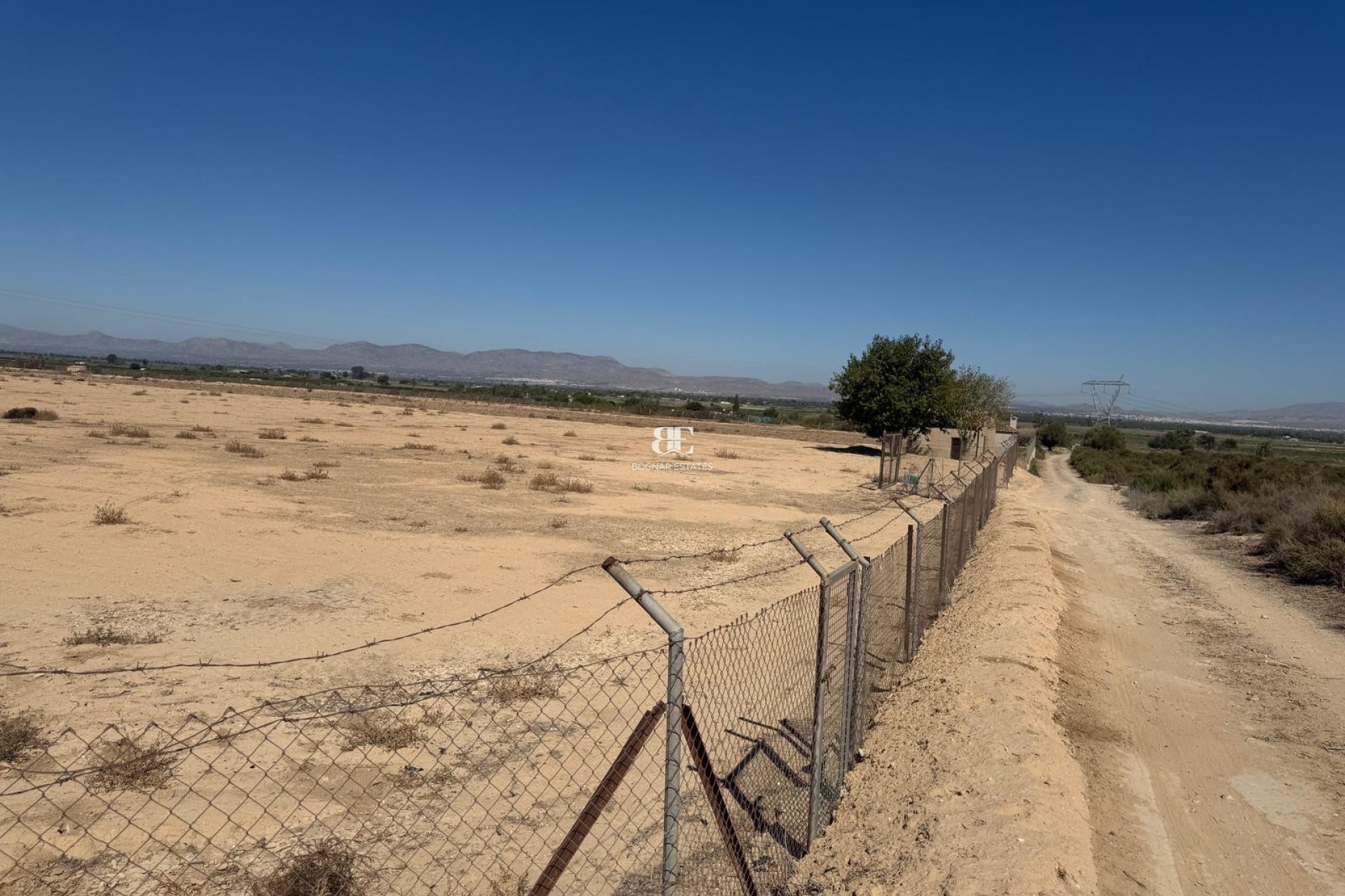 Herverkoop - Land -
Elche - La Marina