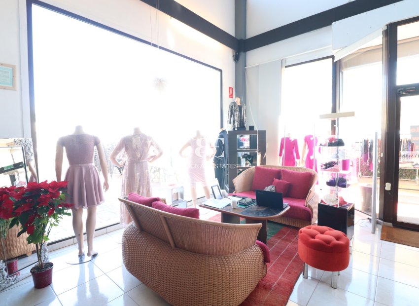 Herverkoop - Reclame -
Algorfa - La finca Golf