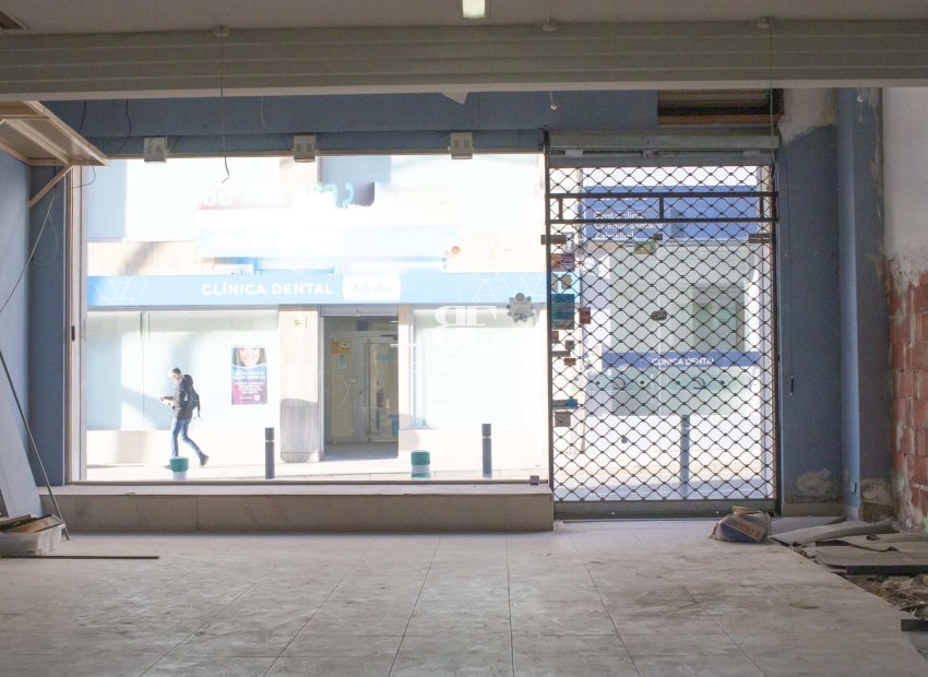 Herverkoop - Reclame -
Torrevieja - Center