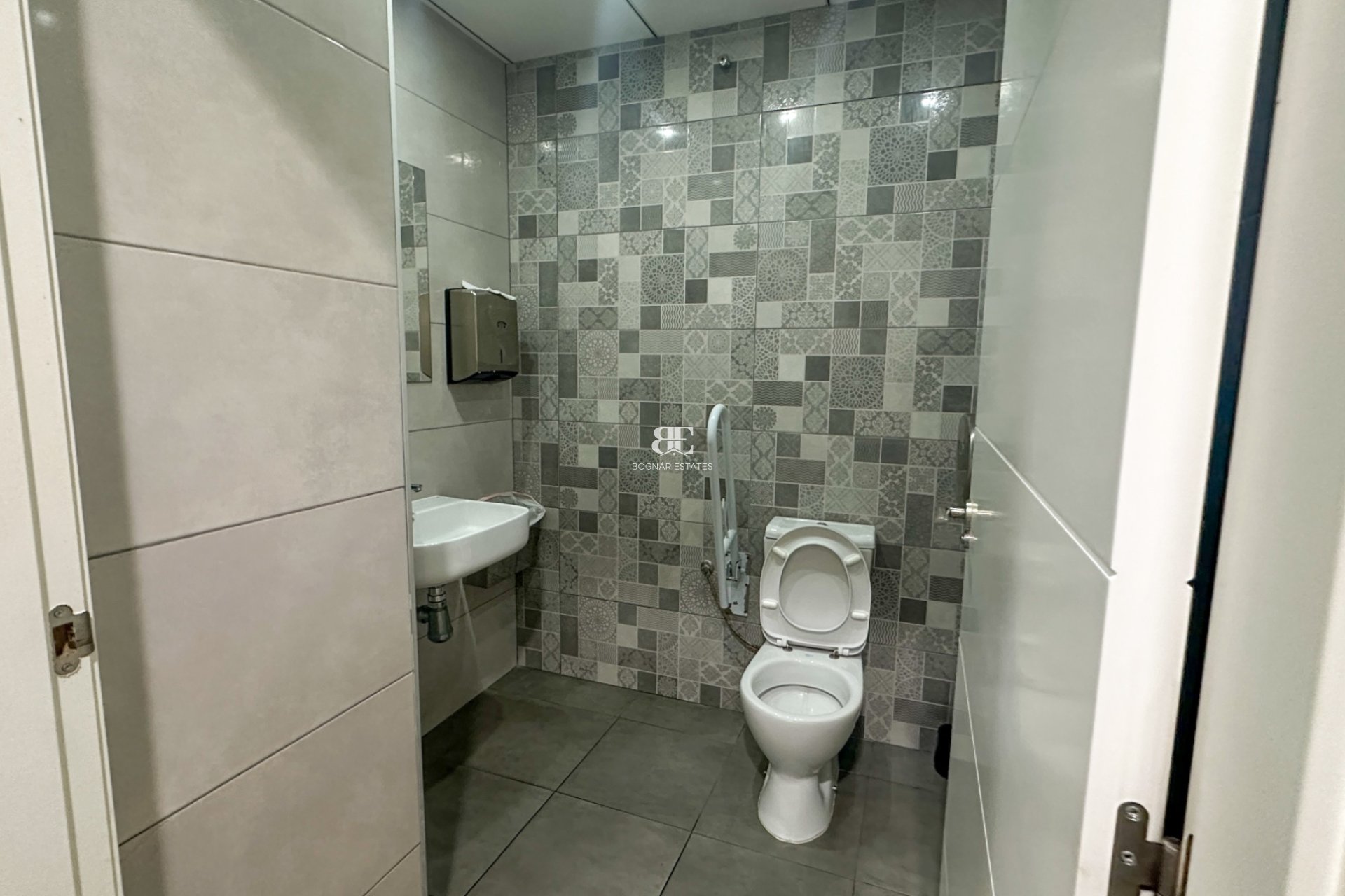 Herverkoop - Reclame -
Torrevieja - Nueva Torrevieja