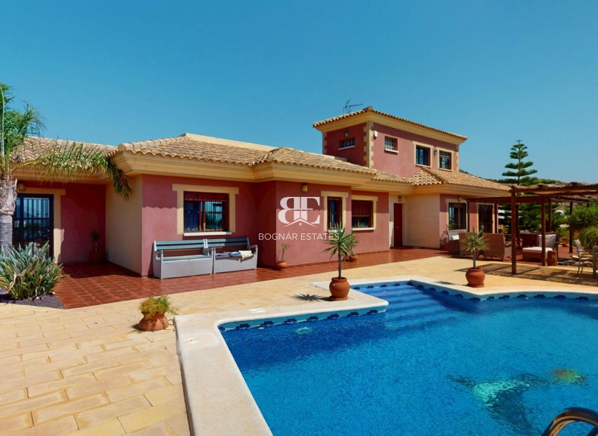 Herverkoop - Villa -
Aguilas