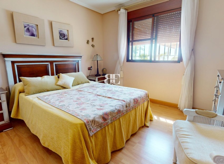 Herverkoop - Villa -
Aguilas