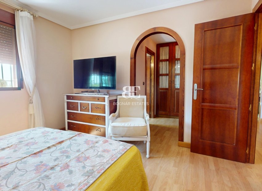 Herverkoop - Villa -
Aguilas
