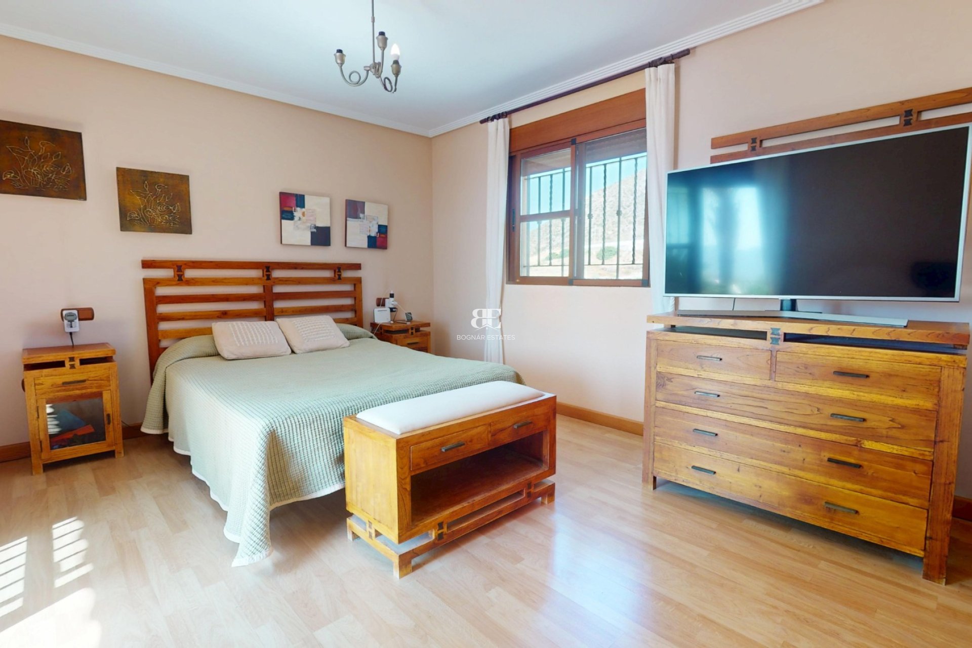 Herverkoop - Villa -
Aguilas