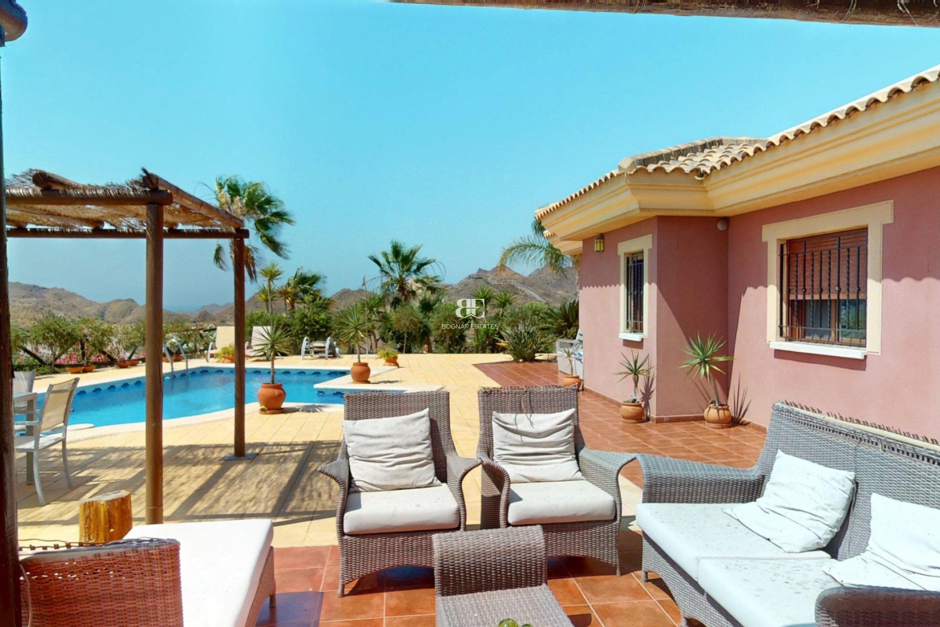 Herverkoop - Villa -
Aguilas