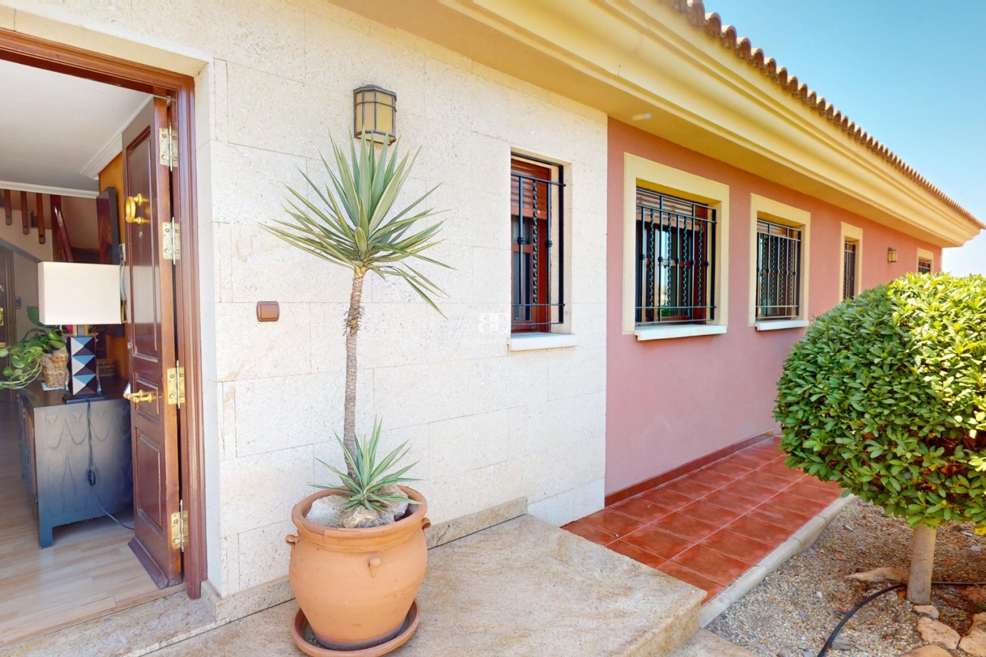 Herverkoop - Villa -
Aguilas