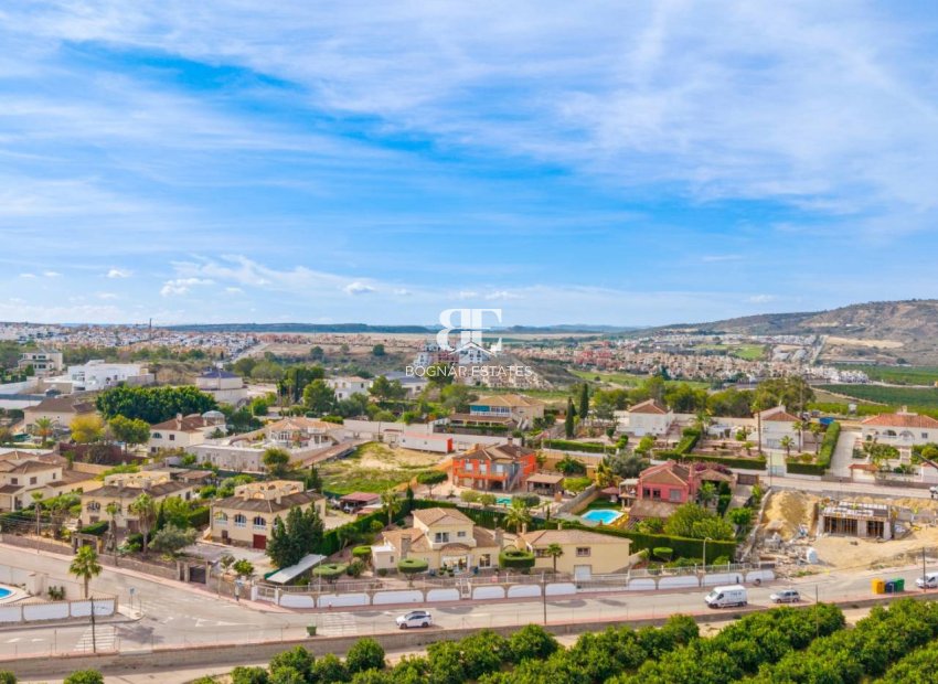 Herverkoop - Villa -
Algorfa - Castillo De Montemar