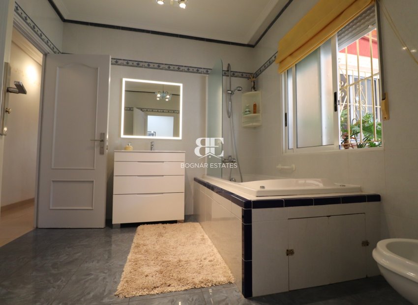 Herverkoop - Villa -
Algorfa - Lomas De La Juliana