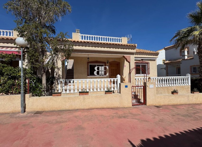 Herverkoop - Villa -
Algorfa - Montemar