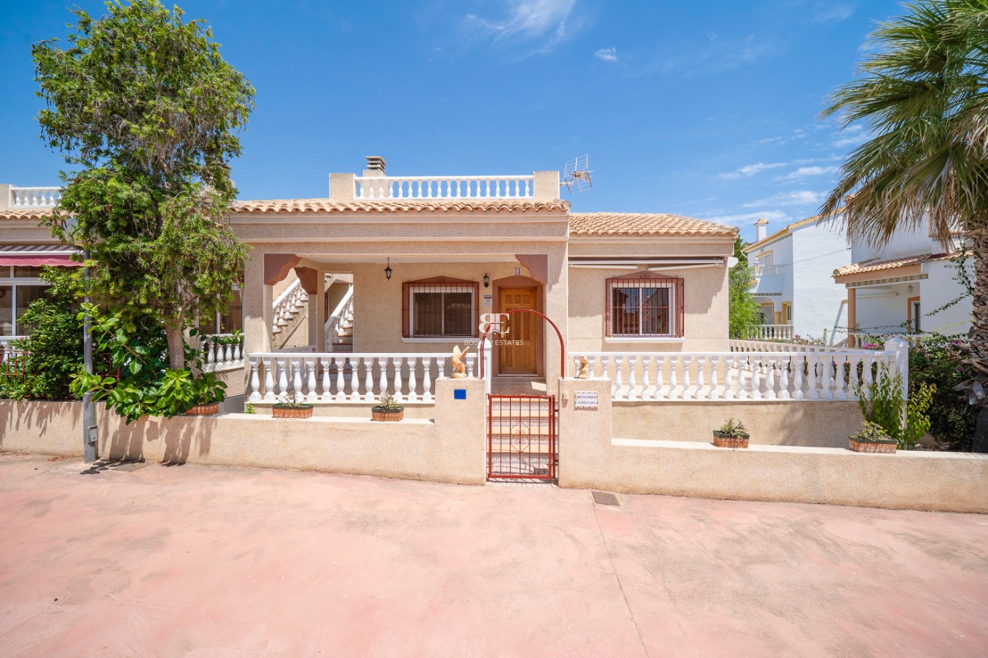 Herverkoop - Villa -
Algorfa