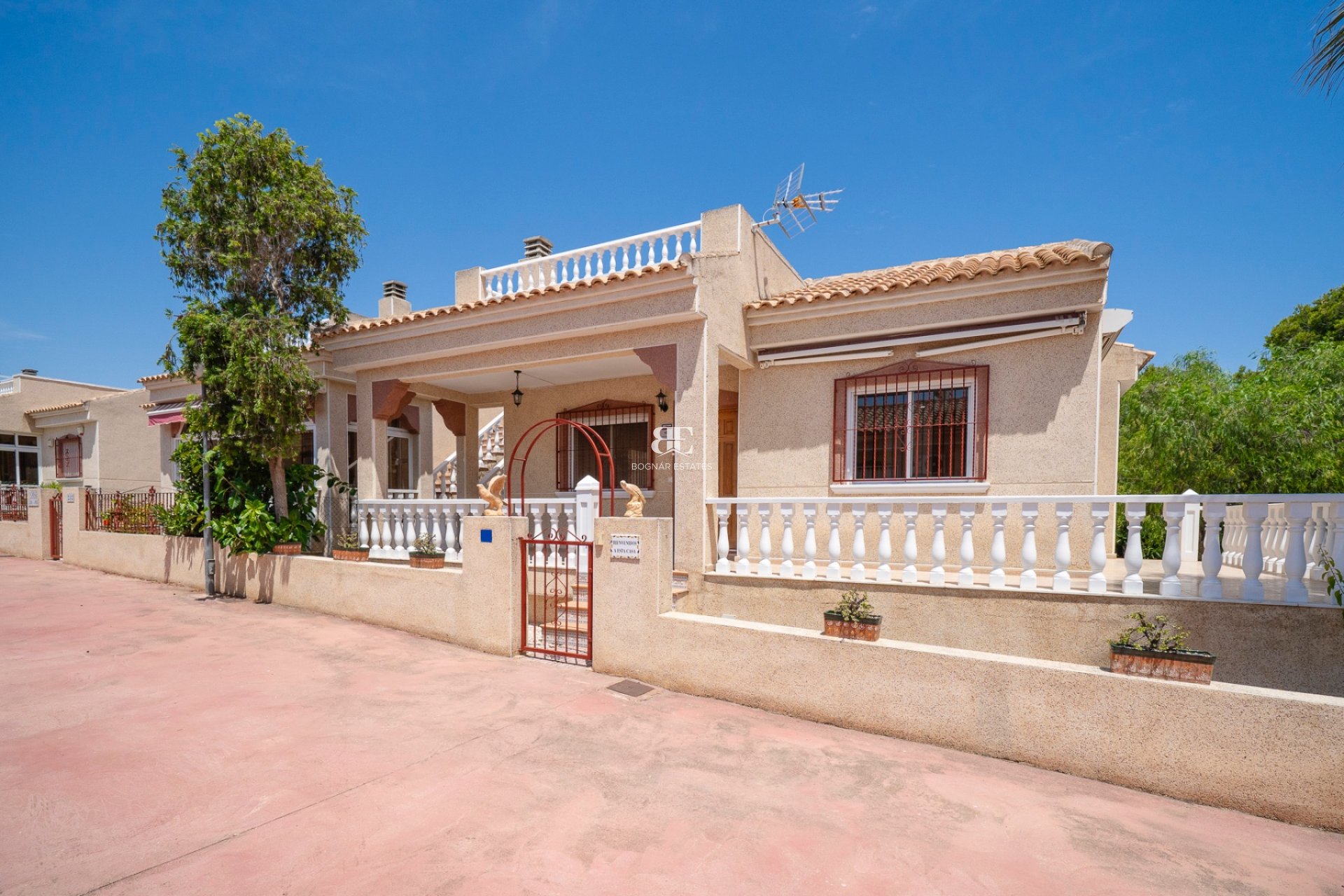Herverkoop - Villa -
Algorfa