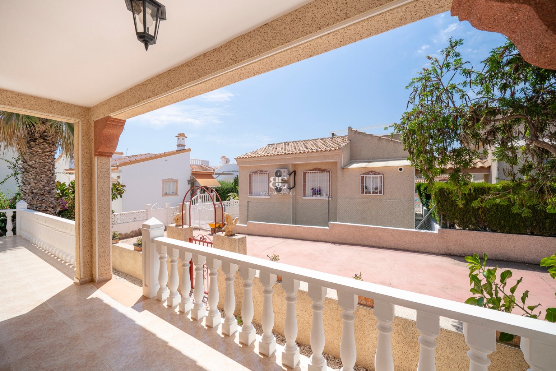 Herverkoop - Villa -
Algorfa