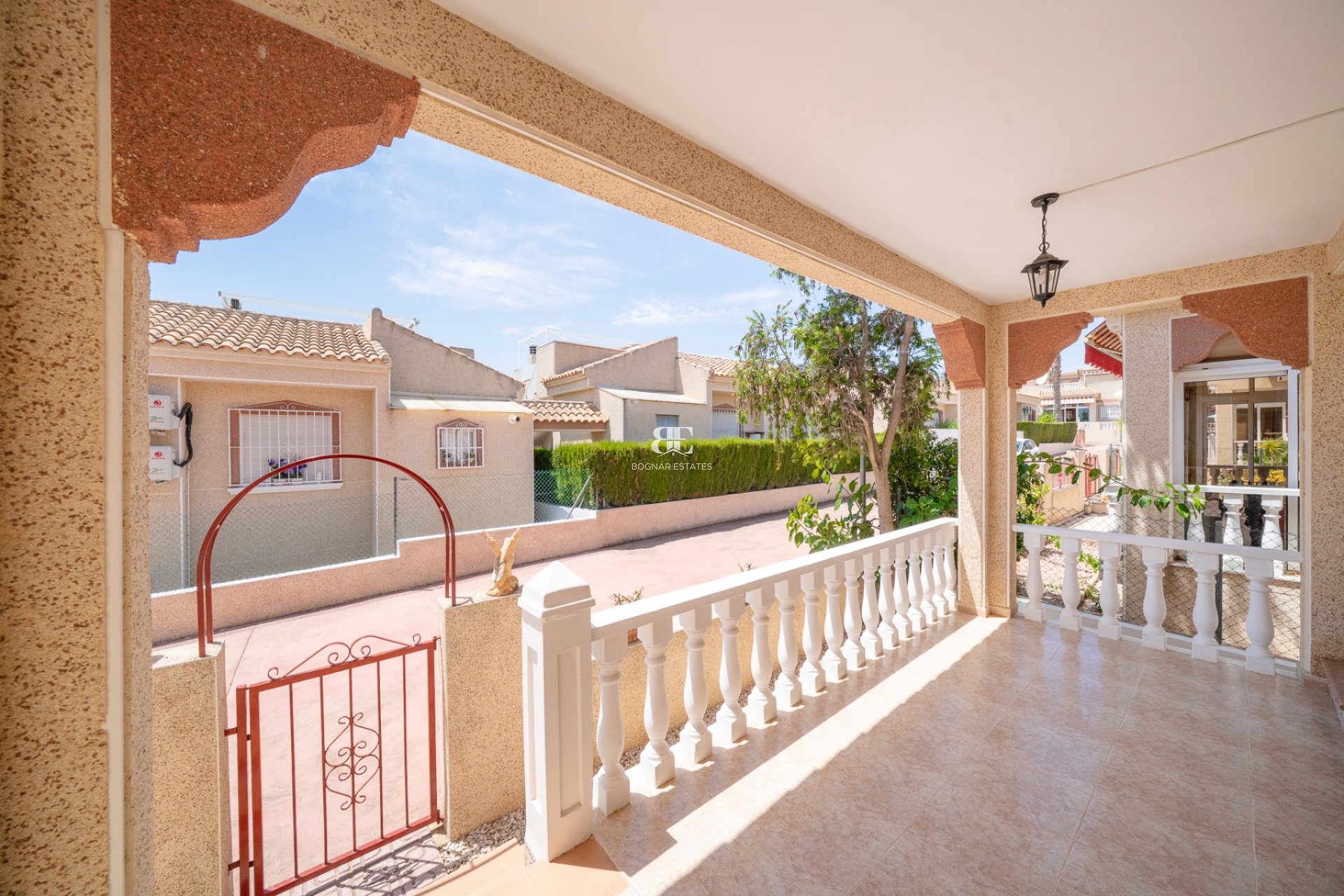 Herverkoop - Villa -
Algorfa