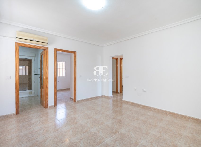 Herverkoop - Villa -
Algorfa