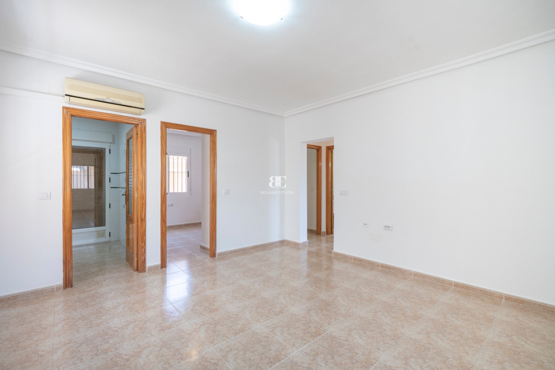 Herverkoop - Villa -
Algorfa