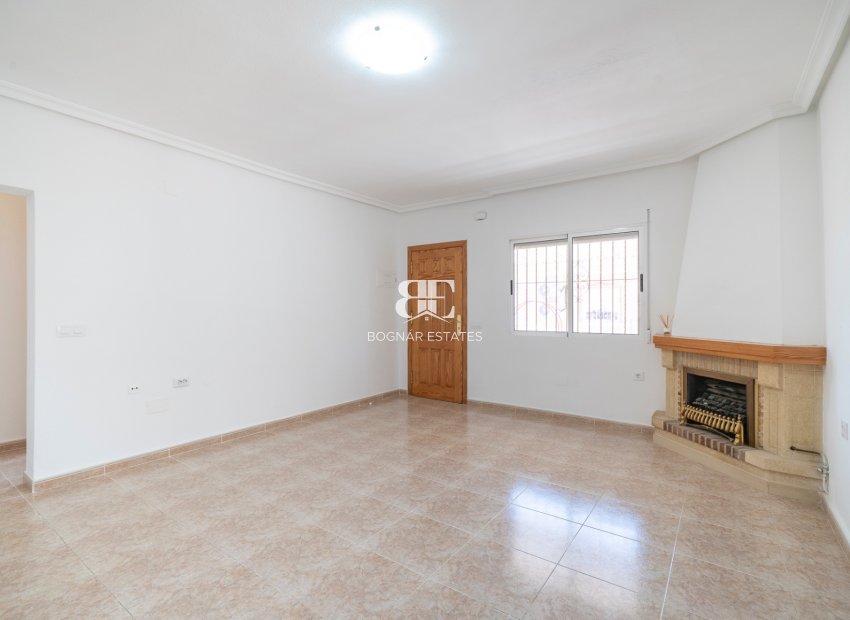 Herverkoop - Villa -
Algorfa