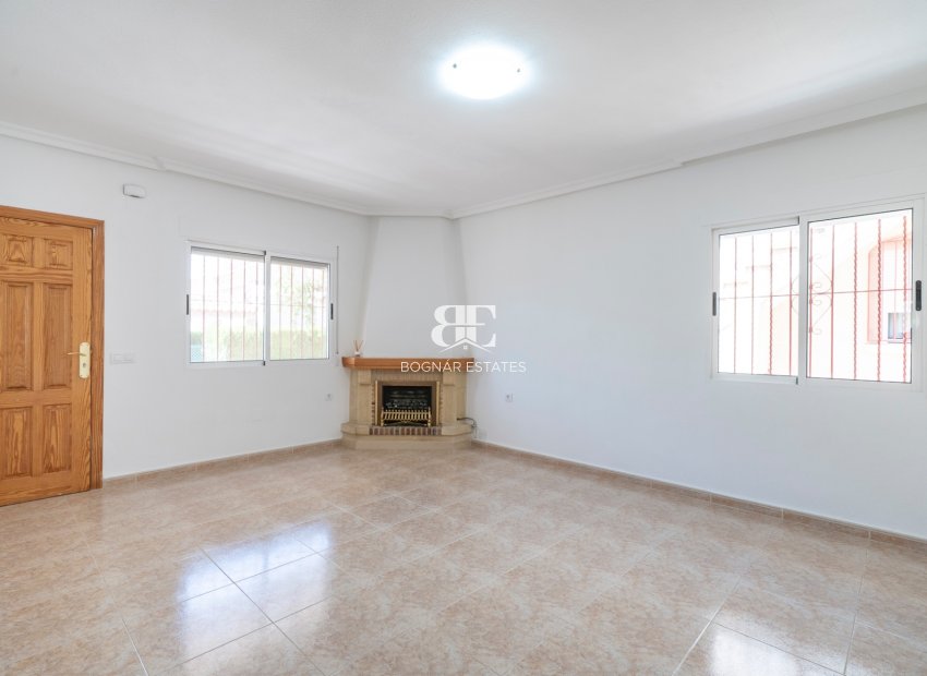 Herverkoop - Villa -
Algorfa