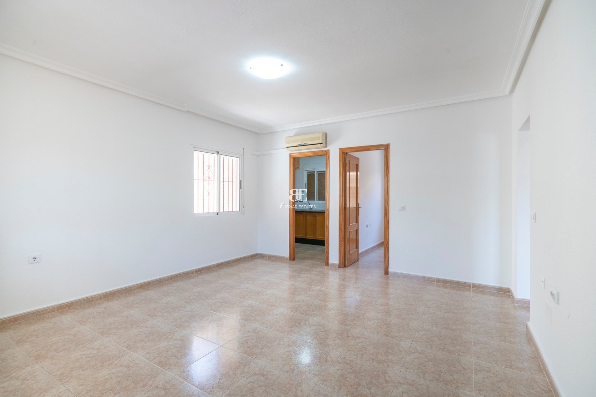Herverkoop - Villa -
Algorfa