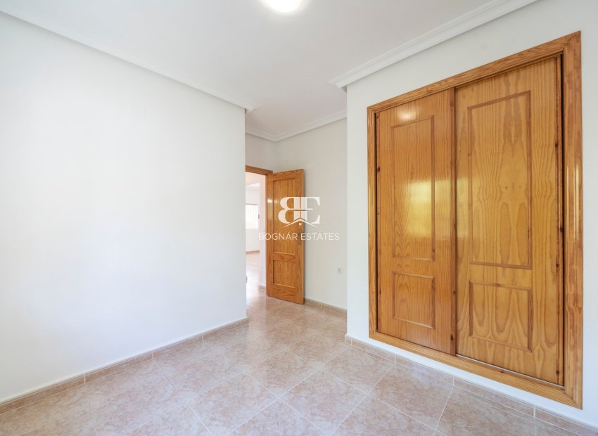 Herverkoop - Villa -
Algorfa
