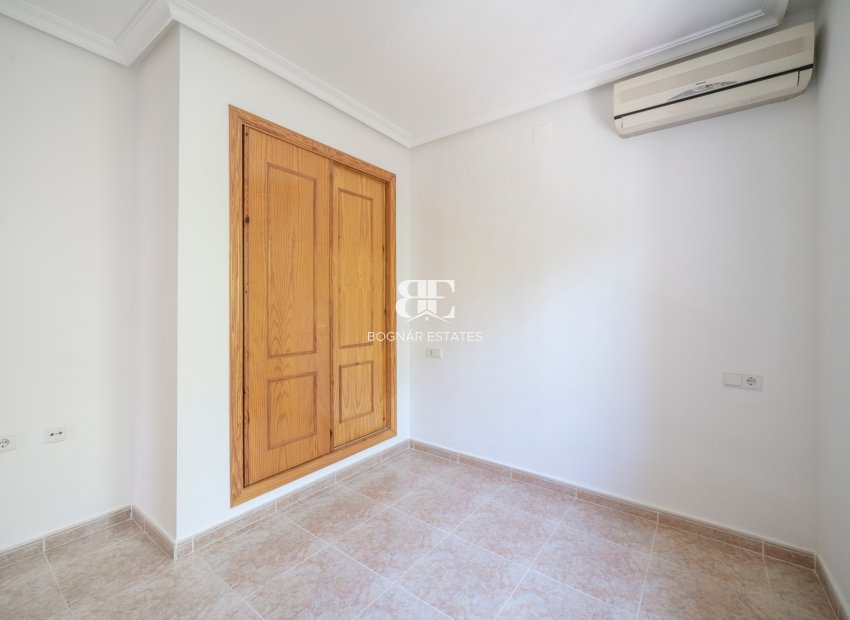 Herverkoop - Villa -
Algorfa